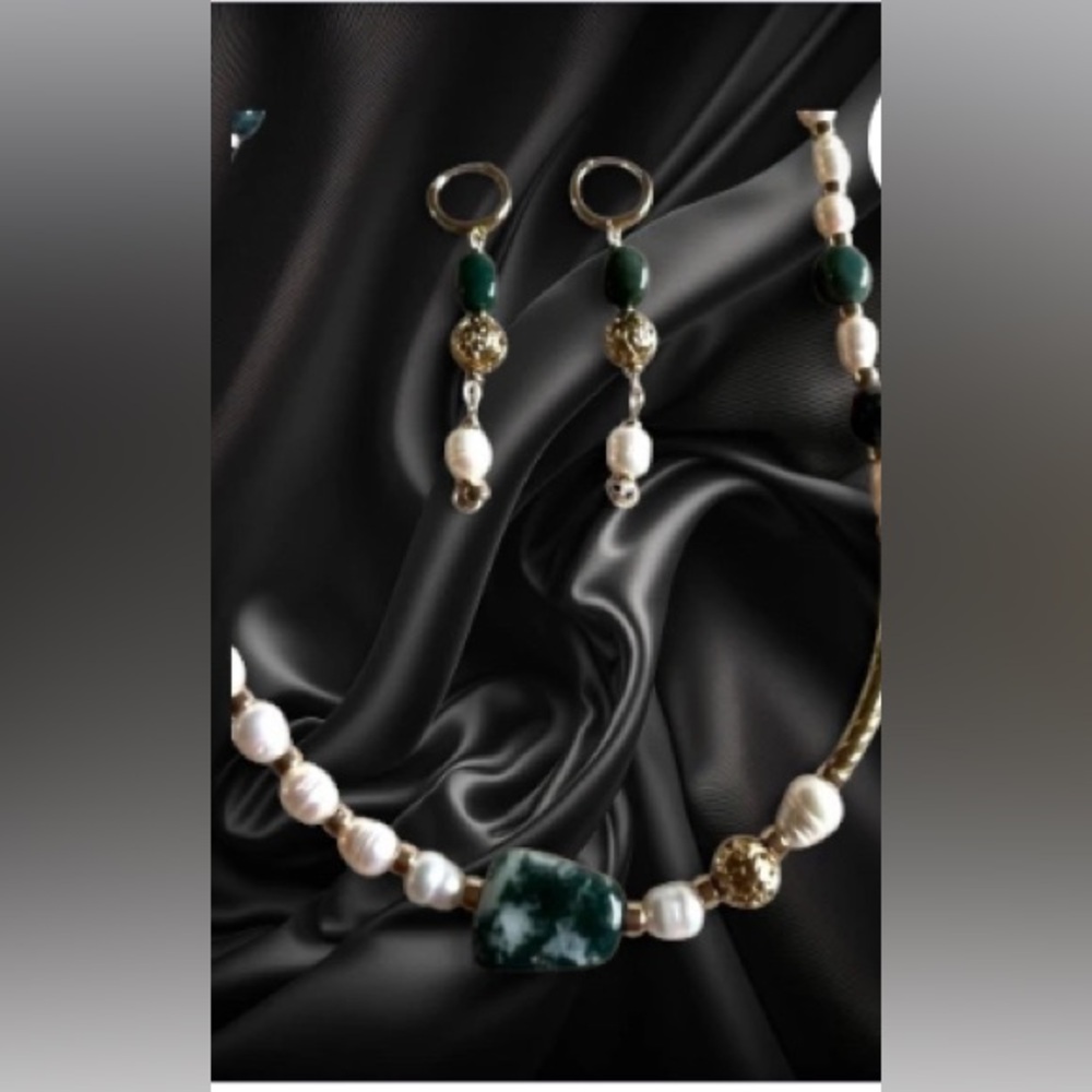 Hand Made Elegant Green Gold River Pearls and stones Jewelry Set